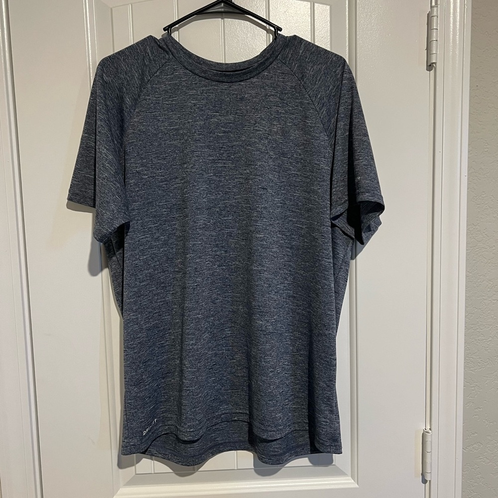 Men’s Large Nike Dri-FIT Heathered Blue Swim Top
